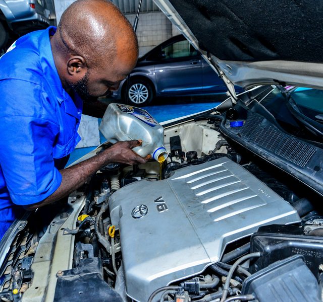 AYOLOLA MOTORS